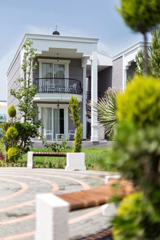Wonasis Resort & Aqua Hotel Kargipinari Exterior photo